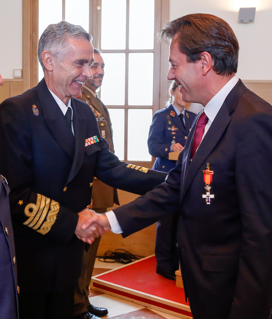 Cruz al Merito Naval